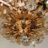1970' Plafonnier ou Applique à Décor de Fleurs et Feuilles en Métal Doré Style Maison Baguès Feuilles en Verre 15 Ampoules – Image 8