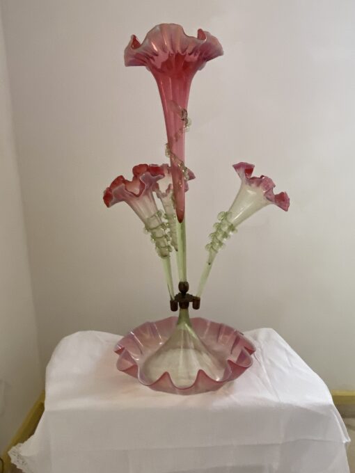 1880/1900 Bouquetiere in Opalescent Glass With 4 Cornets N 3 H 57 cm